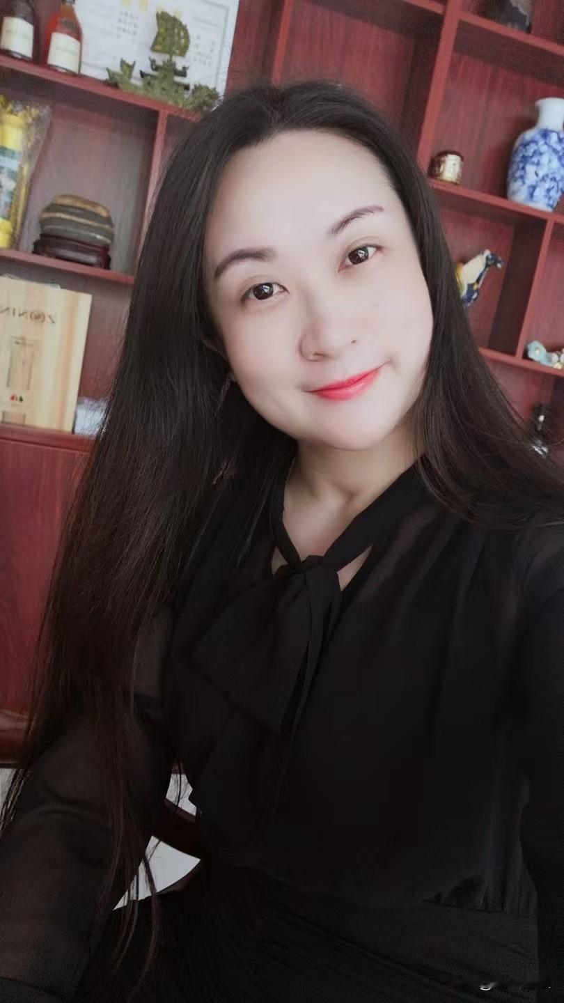 连山菜心很甜，豆腐皮自己在家用花生油炸过一遍，特别好吃哒，蒸淮山和红薯饭是我的最