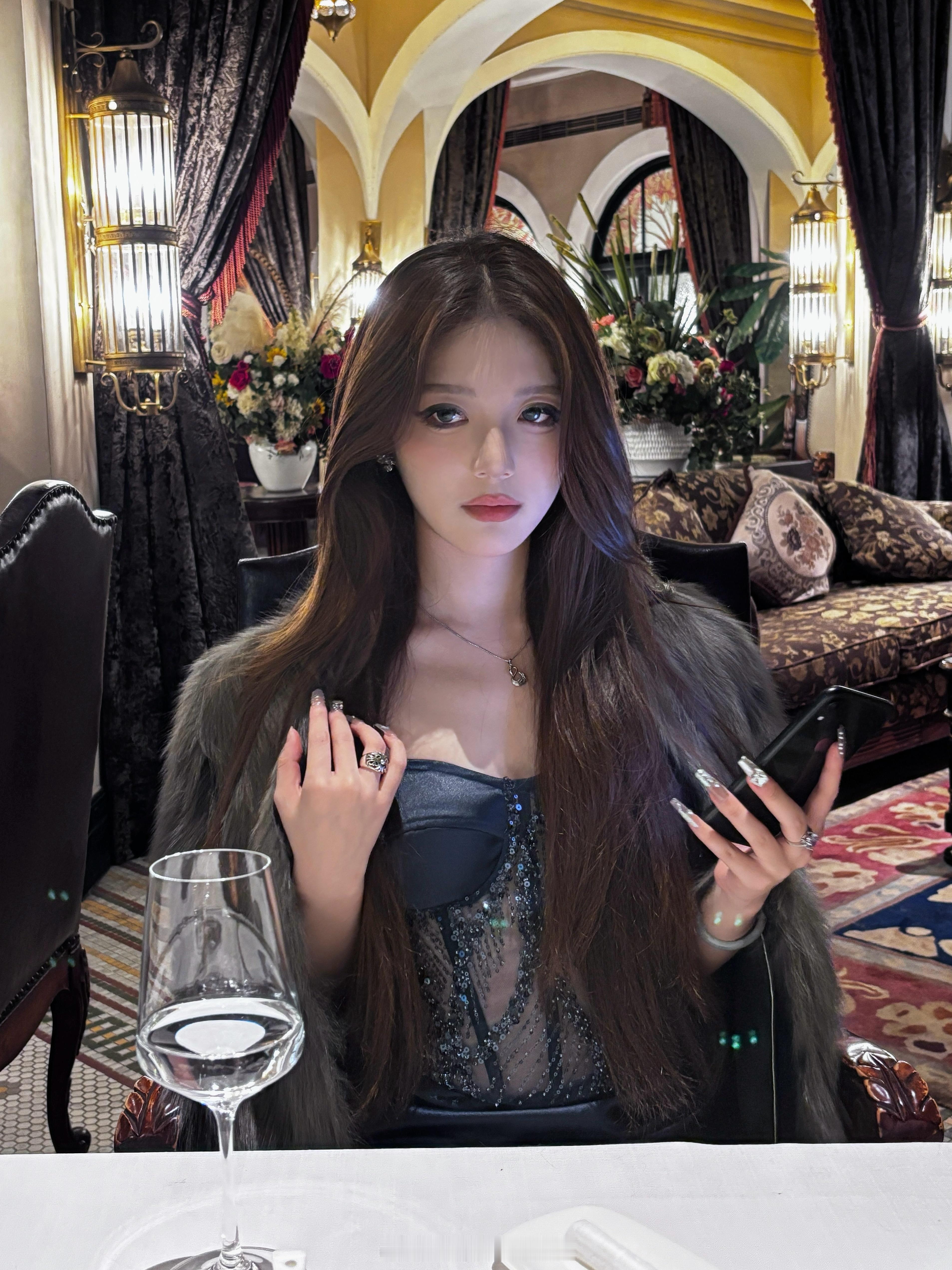 𝐑𝐞𝐜𝐨𝐫𝐝 𝐭𝐡𝐞 𝐛𝐞𝐚𝐮𝐭𝐲 