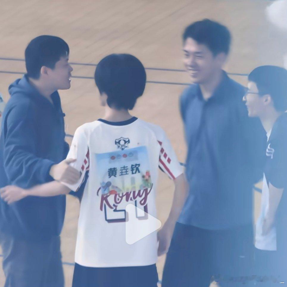 KPL清融xcpt总玩梗清融打电话给教练？不好意思清融一直都是接教练电话的那个“