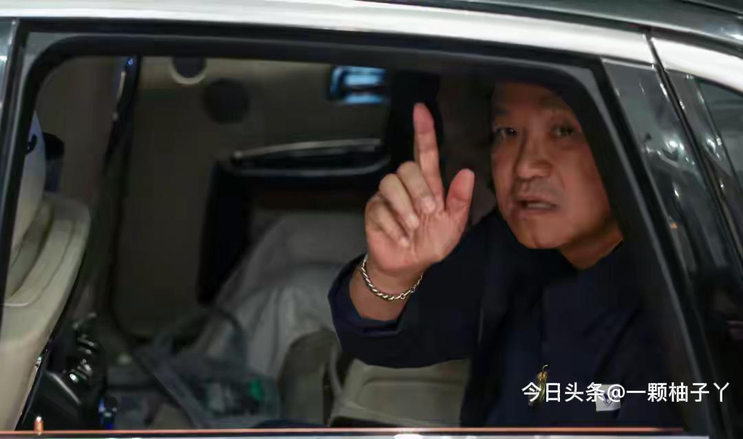 泰国总理阿努廷高票连任后，立刻把座驾从劳斯莱斯换成比亚迪海狮07，还公开为中国电