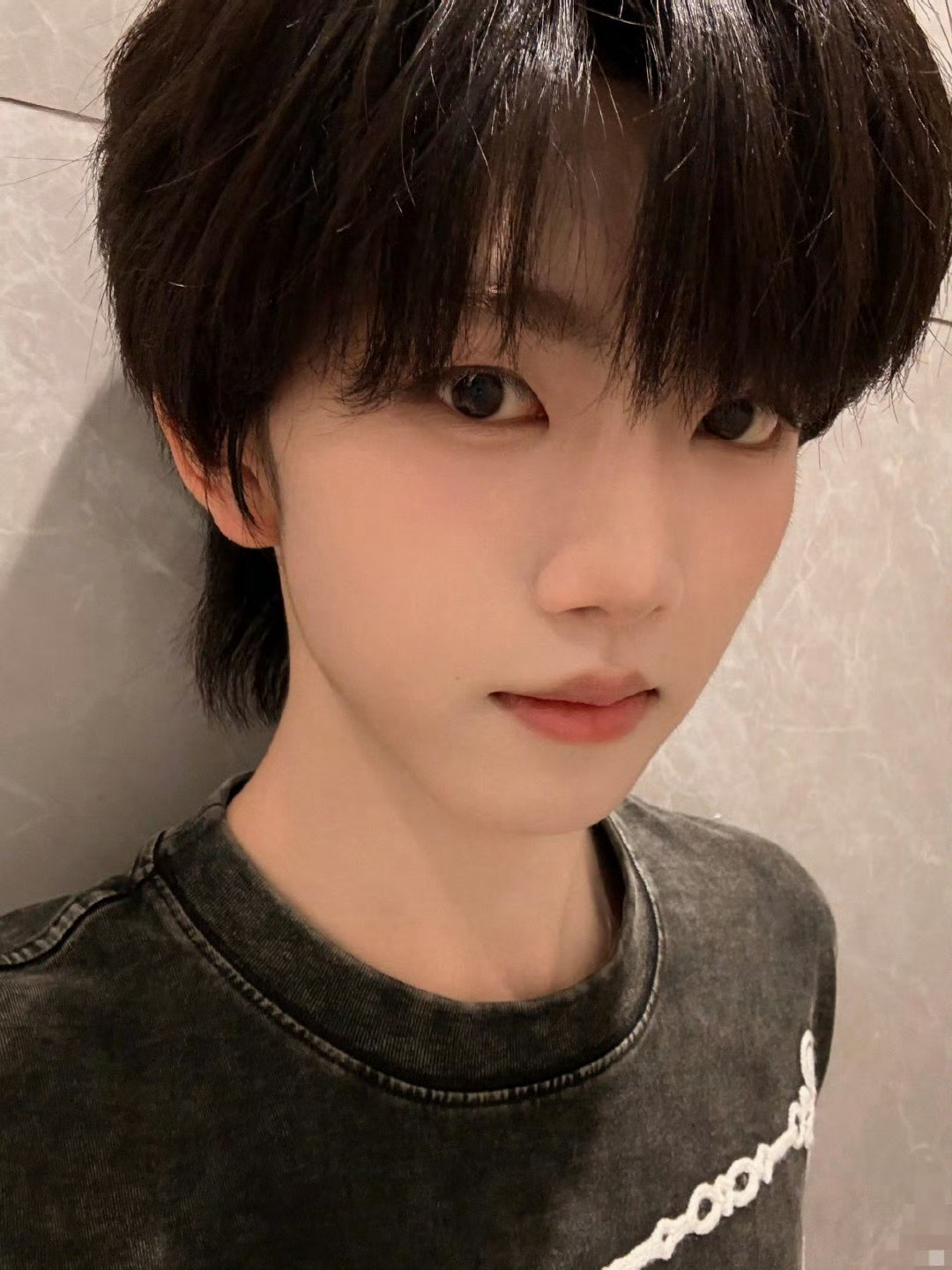 张函瑞自拍怼脸 张函瑞泡泡🈺自拍怼脸，颜值美貌太清晰了 