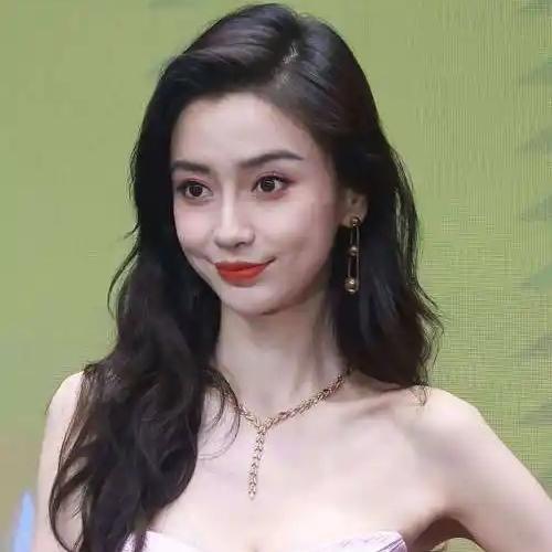 放下从前诸多牵绊，离婚之后杨颖，总算过上称心如意的日子
 
说起杨颖，很多人第一
