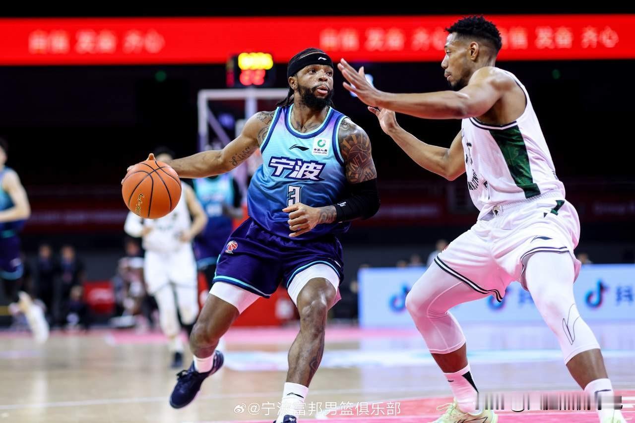 94-81宁波主场战胜广东，这也是宁波历史首次战胜广东！
感觉宁波就是破纪录的啊