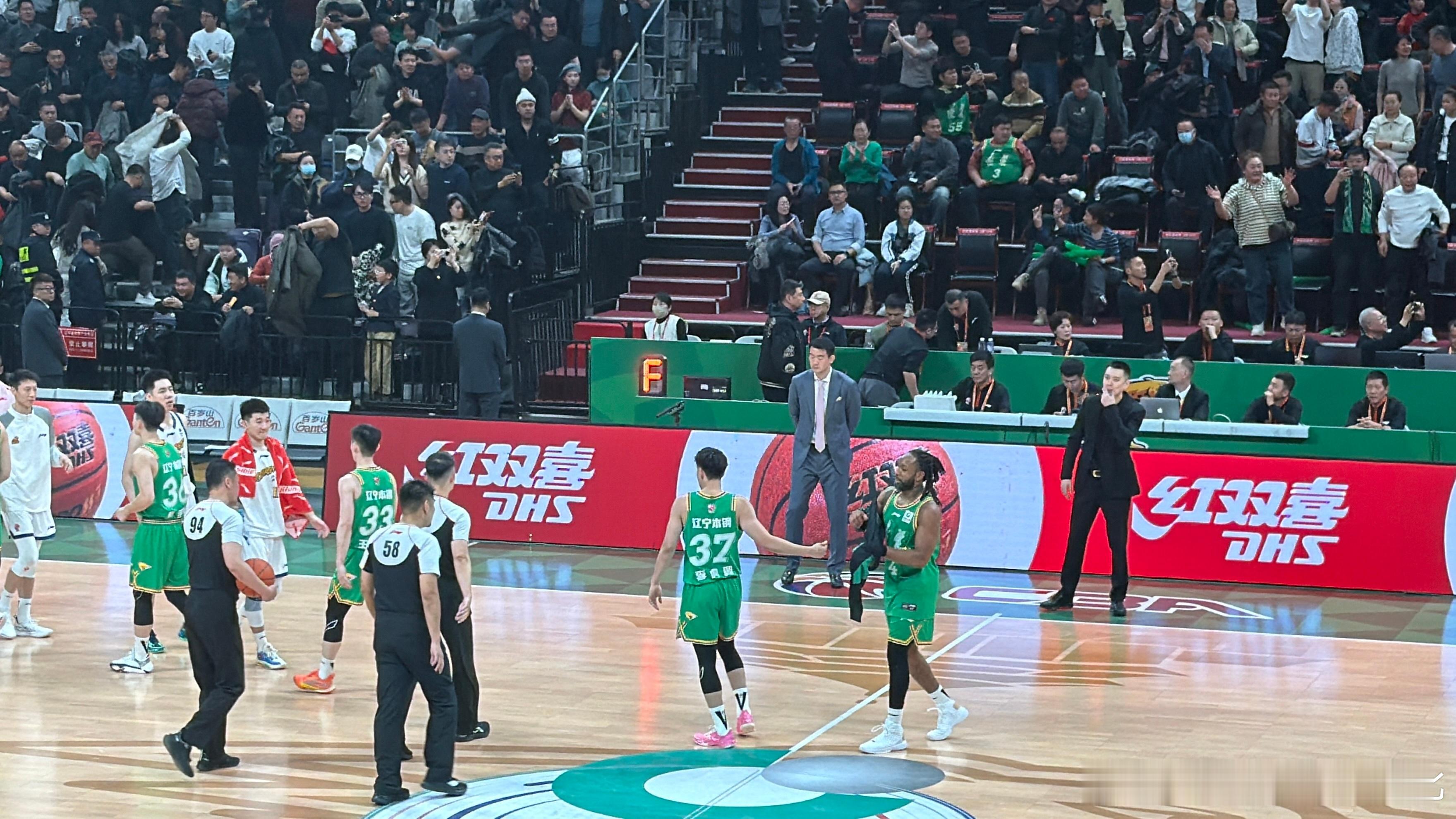 辽宁男篮大比分战胜浙江方兴渡，你想过其中的原因吗？那就是因为赵继伟没上场，你说尴