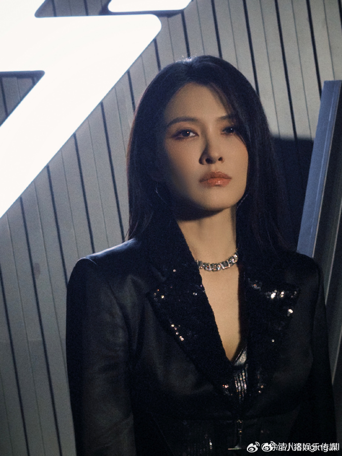 请王俊凯徐洁儿合作舞台 没想到徐洁儿唱歌这么有魅力，无人乐园这段合唱太惊艳，她的