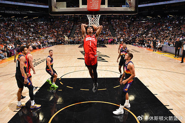 休斯顿火箭 NBA球员评分 汤普森-我的评分：在天赋变态NBA里满场暴扣！这是变