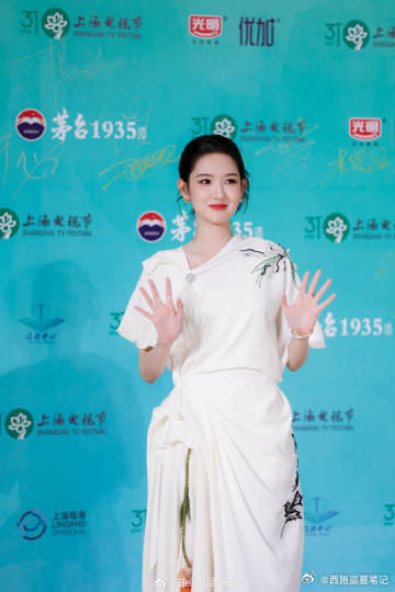 王玉雯白玉兰红毯状态王玉雯白玉兰红毯怼脸生图 王玉雯白玉兰红毯怼脸生图都能够美的
