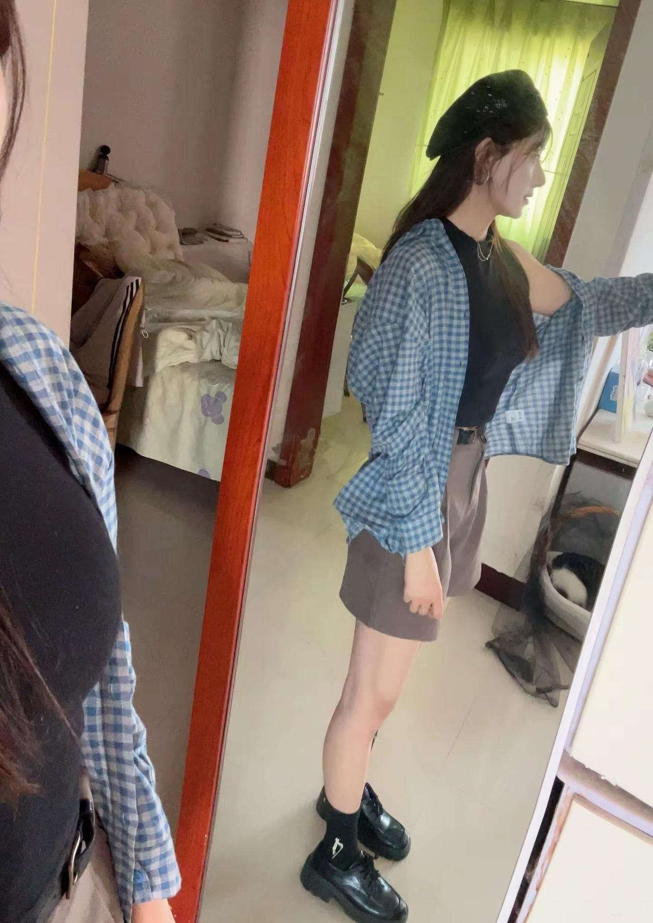 对镜拍穿搭 今天穿这样 随意穿搭 镜子里的我 今日穿搭自拍