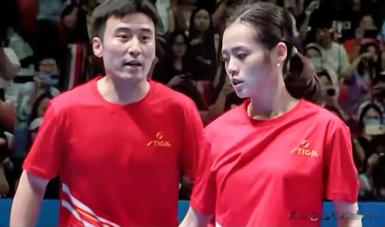 他们败给了头号种子，却赢得了全场观众的心。7月18日，长沙全锦赛混双1/4决赛。
