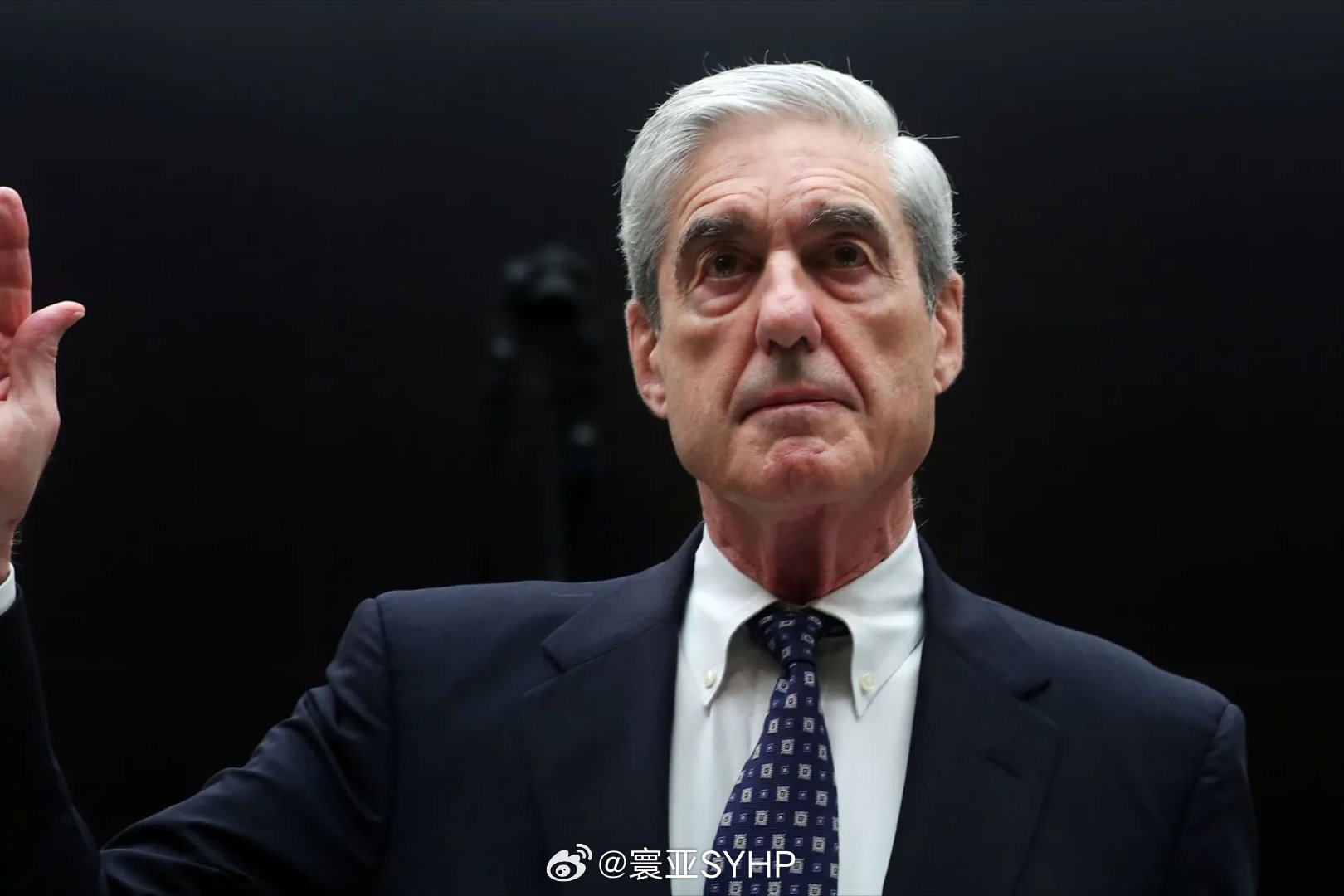 特朗普发文庆祝前联邦调查局长去世美国前联邦调查局局长罗伯特·穆勒去世，终年81岁