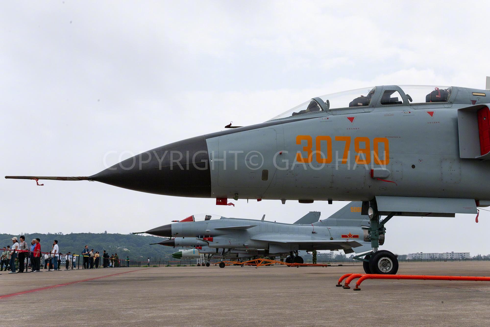 2008年中国航展中国空军作为主办单位参展，飞豹改进型歼轰-7A参加了空中分列式