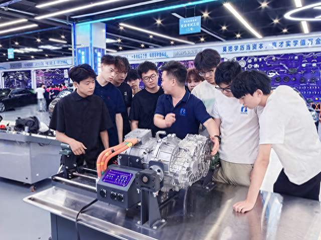 新能源汽车维修培训学费多少钱和学制多久？靠谱学校推荐