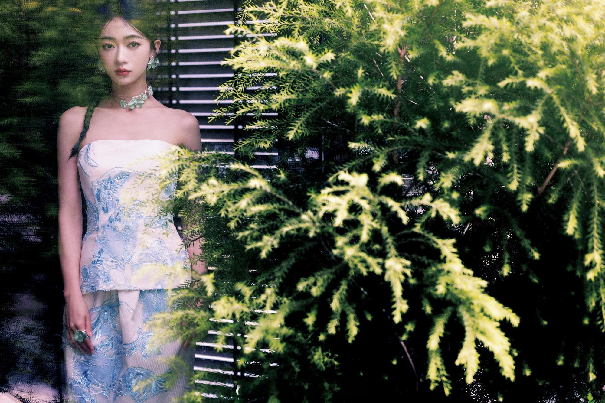 吴谨言新中式造型国风感满满 