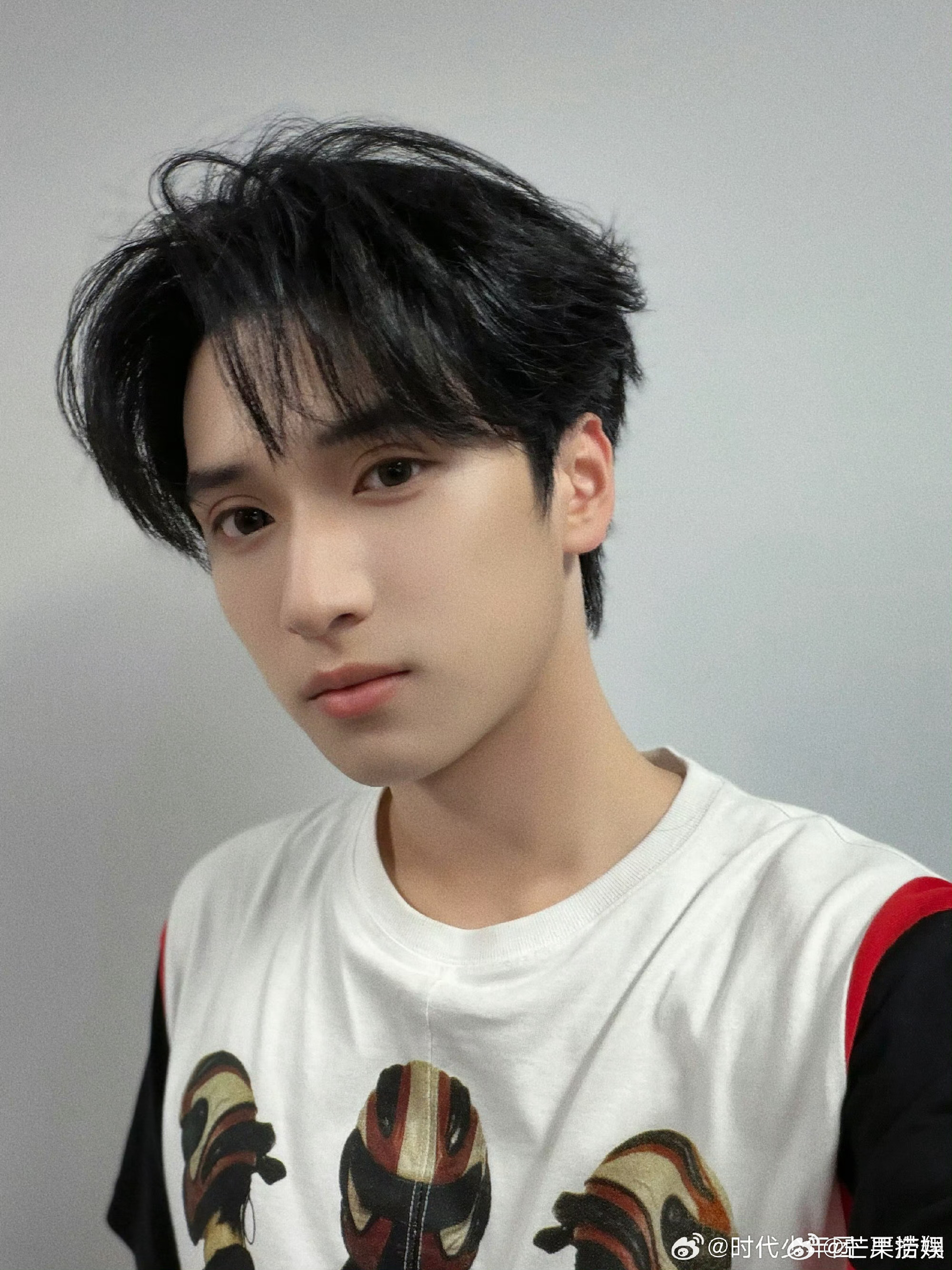 严浩翔游戏惩罚趴床边抖臀什么事情都上纲上线的风气能不能停一下正常玩游戏也要一直被