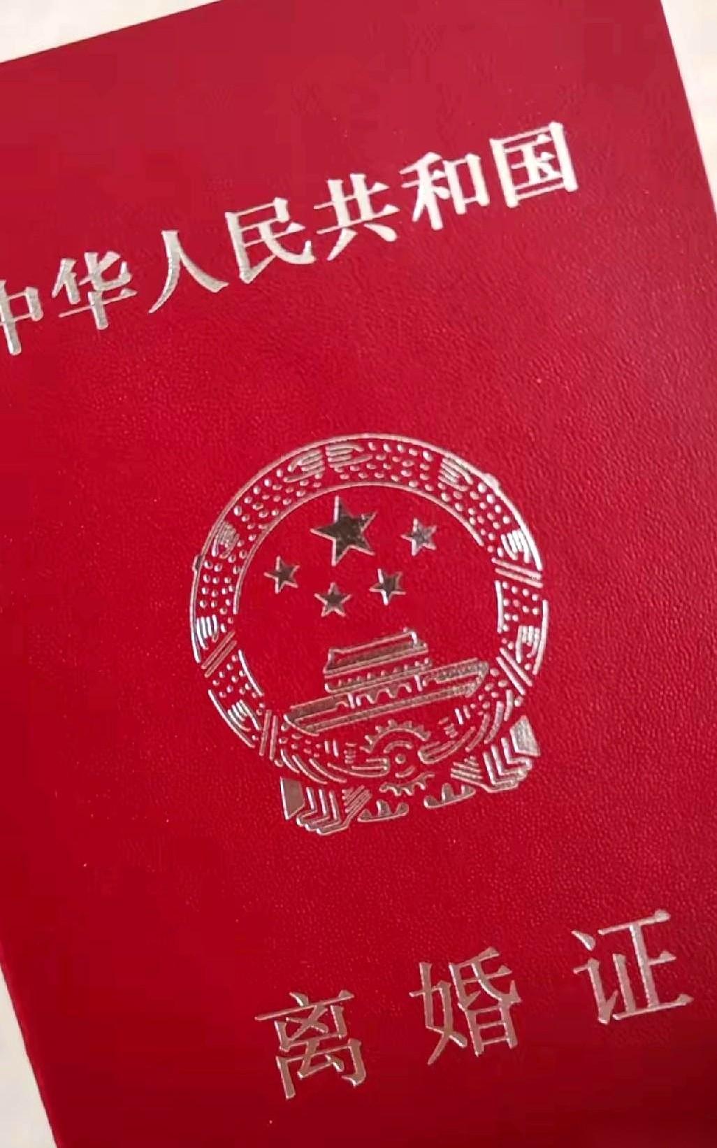 给自己的儿子花五万出国，那叫“开阔眼界”。
轮到我儿子，就成了“国外不安全”。