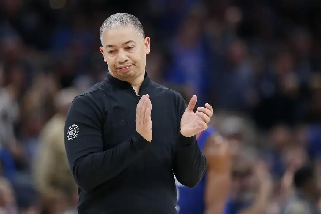快船基本季后赛首轮打独行侠，不要用普拉普利，容易被军训。
第一，nba常规赛接近