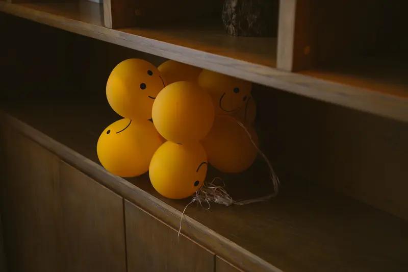 想保持快乐的心情，方法还真不少。培养兴趣爱好就是个好法子，它就像生活调味剂。喜欢