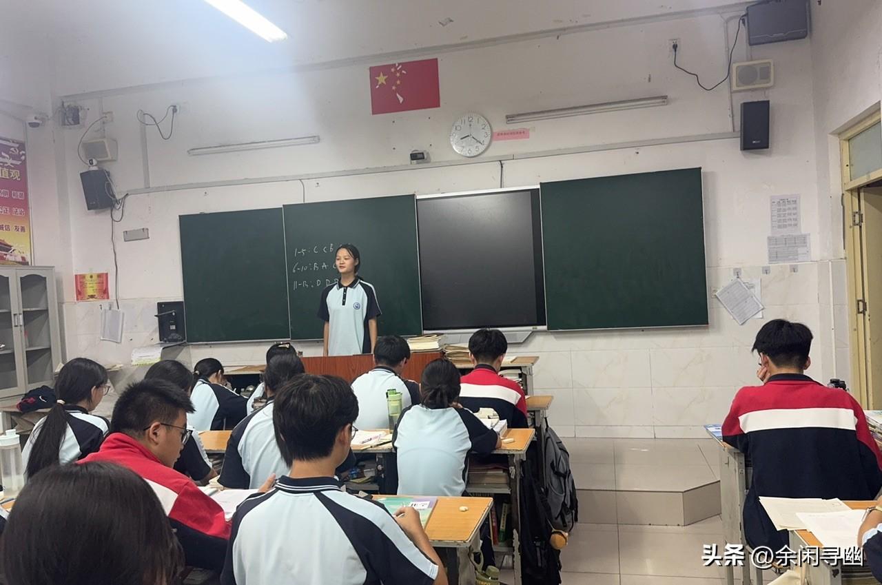 担任高中班主任30年，教过各种各样的孩子。截至目前，有最好的班级，也有最差的班级