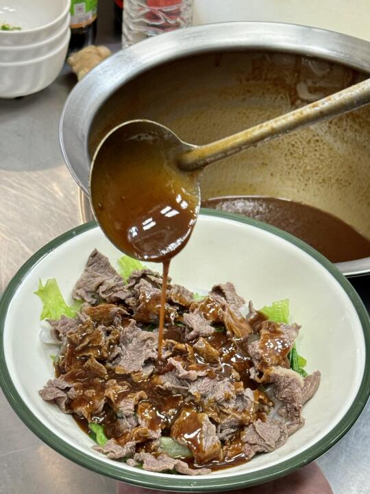在福州！！敲好吃的现切现煮牛肉粉！！