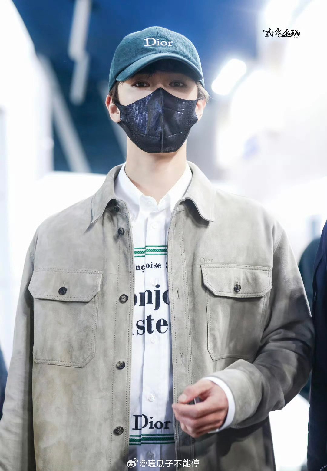 李昀锐出发巴黎时装周造型路透来了！期待小林闪耀巴黎