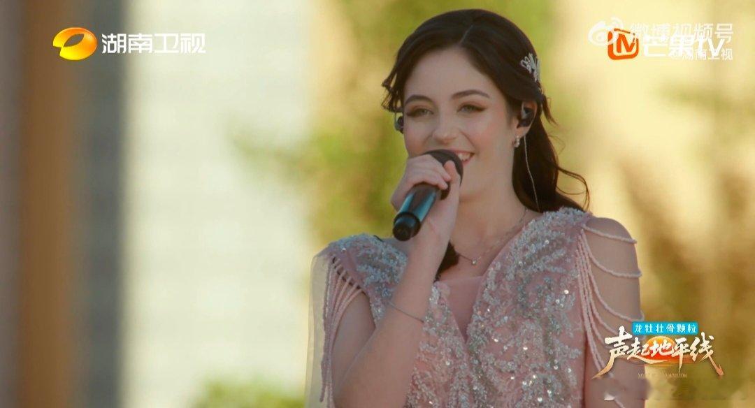 芒果音综19岁女歌手神仙颜值声起地平线颜值与唱功双天花板！朱莉娅登陆《声起地平线