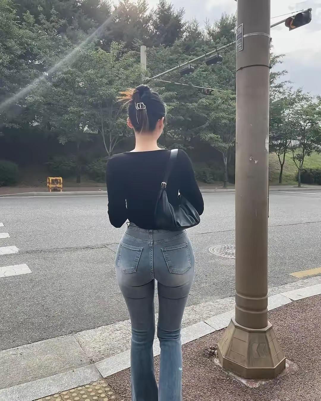最近，我发现，大健康行业开始复苏了…
一大堆的客户找上门来谈合作，首先他们还是很