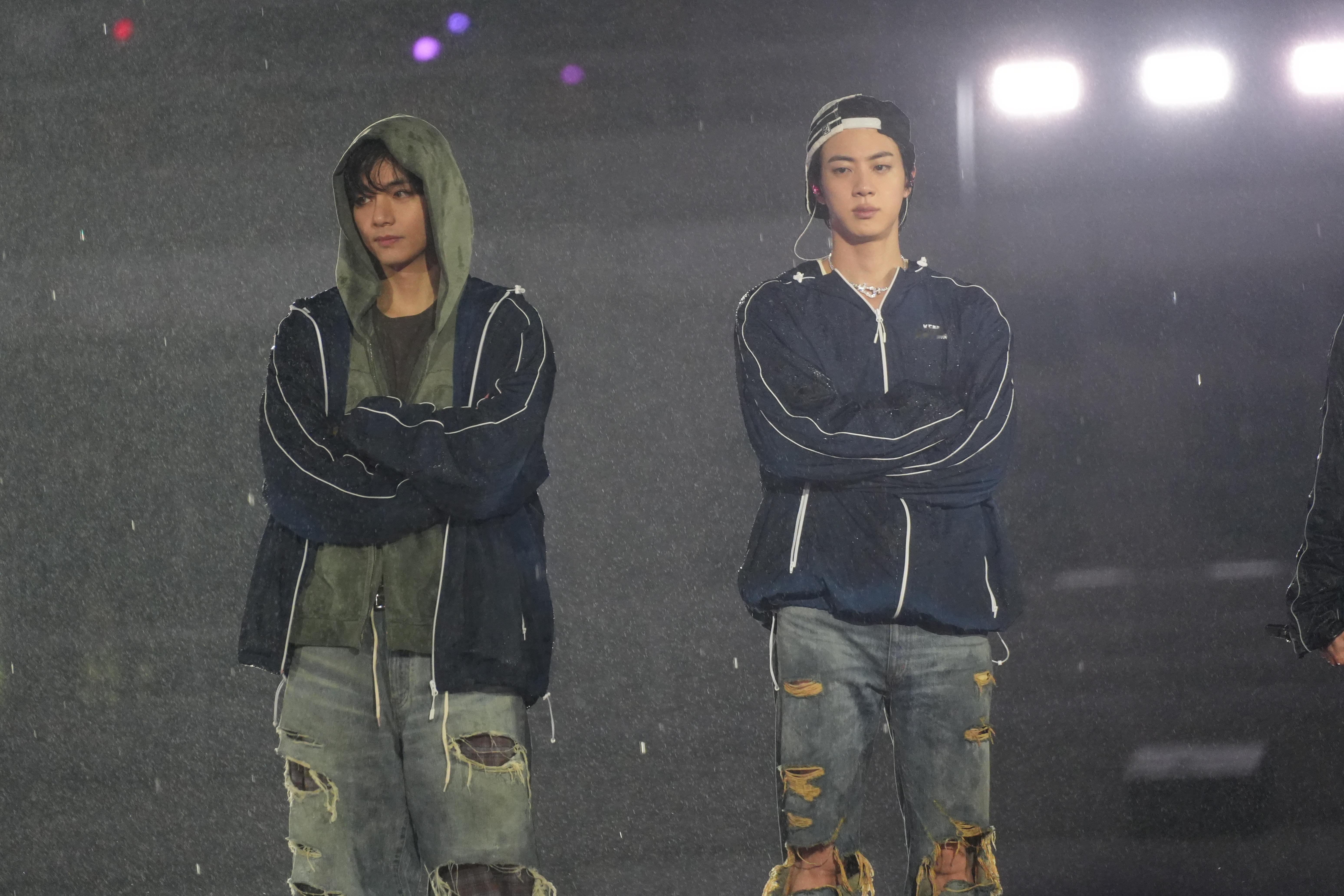 jnj说校服会卖太好了我们一家三口要穿亲子装 