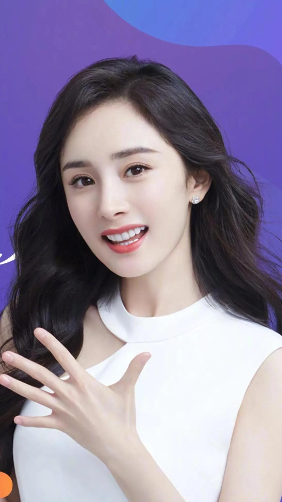 杨幂是一位中国女演员，拥有高智商和情商，她在演艺界有着广泛的影响力和良好的口碑。
