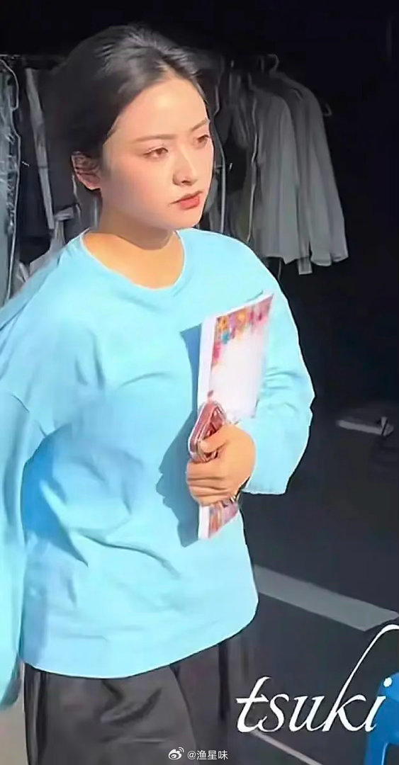 沈月不同角度的路透差距怎么这么大 