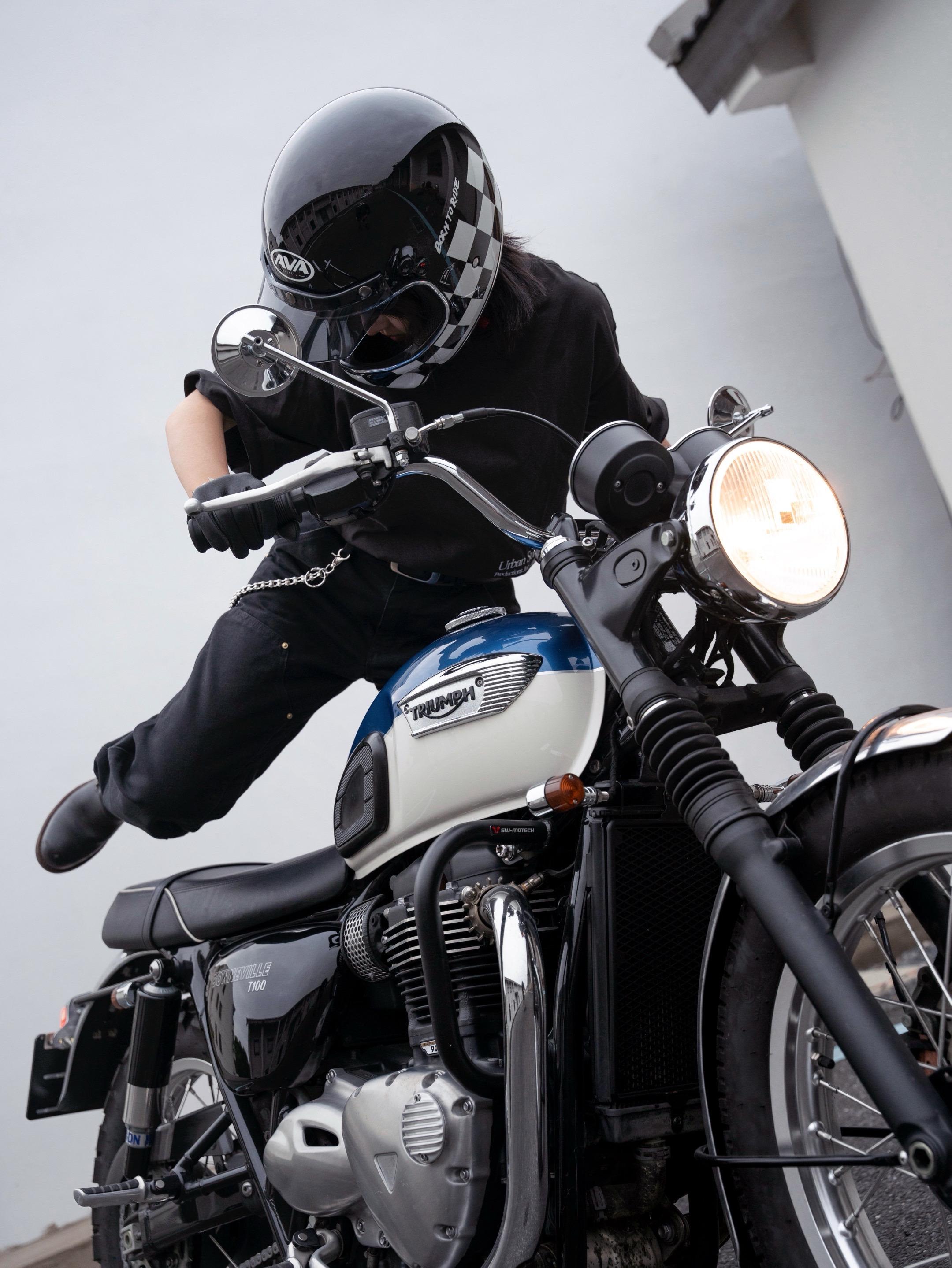 复古机车拍照姿势来啦｜不分男女