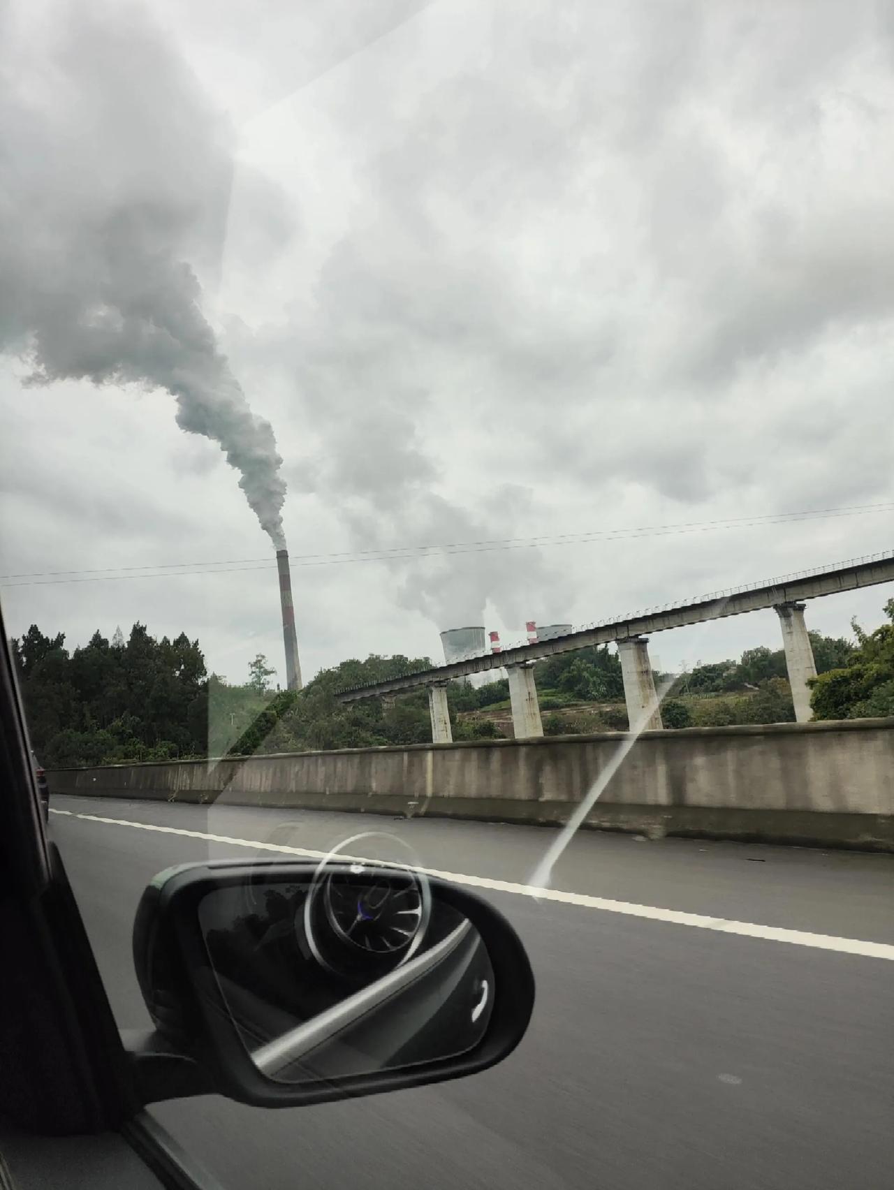 入了电厂，能睡个好觉成了最奢望的事，每当辗转反侧睡不着觉时，裸辞的想法能达到顶峰