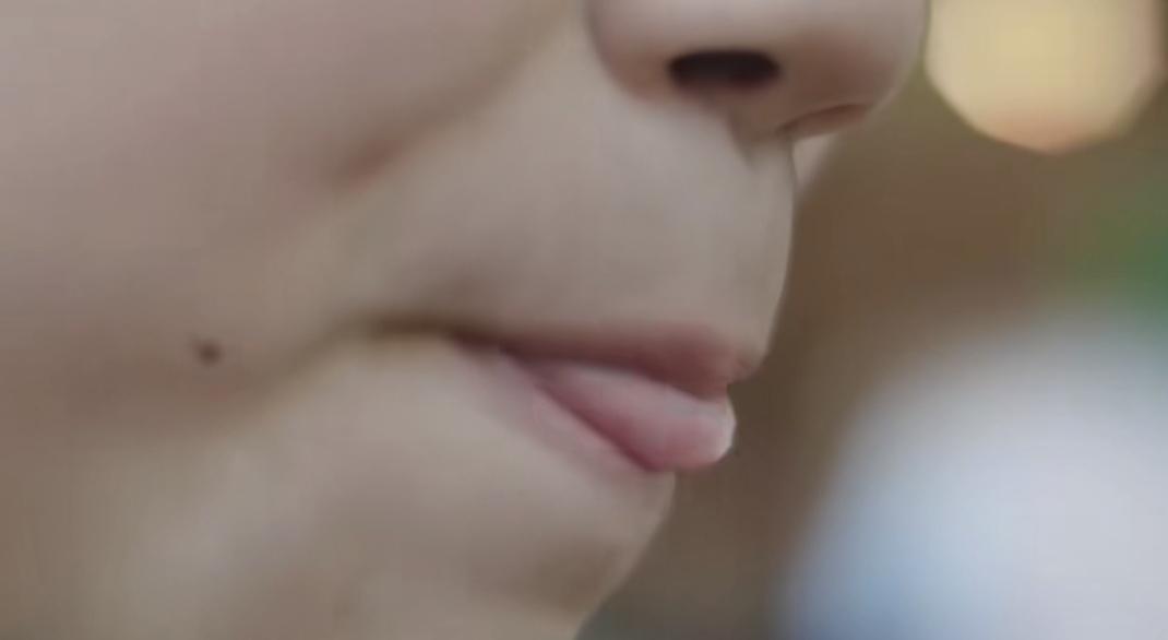 因为嫌弃老公挣钱少 
李晓她竟然一年多不跟丈夫过夫妻生活
妻子敷衍的态度瞬间就让