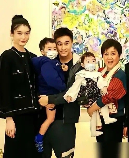赌王何鸿燊到死都想不通，自己17个子女，最后竟只有一个儿子给他生了孙子。 这事有