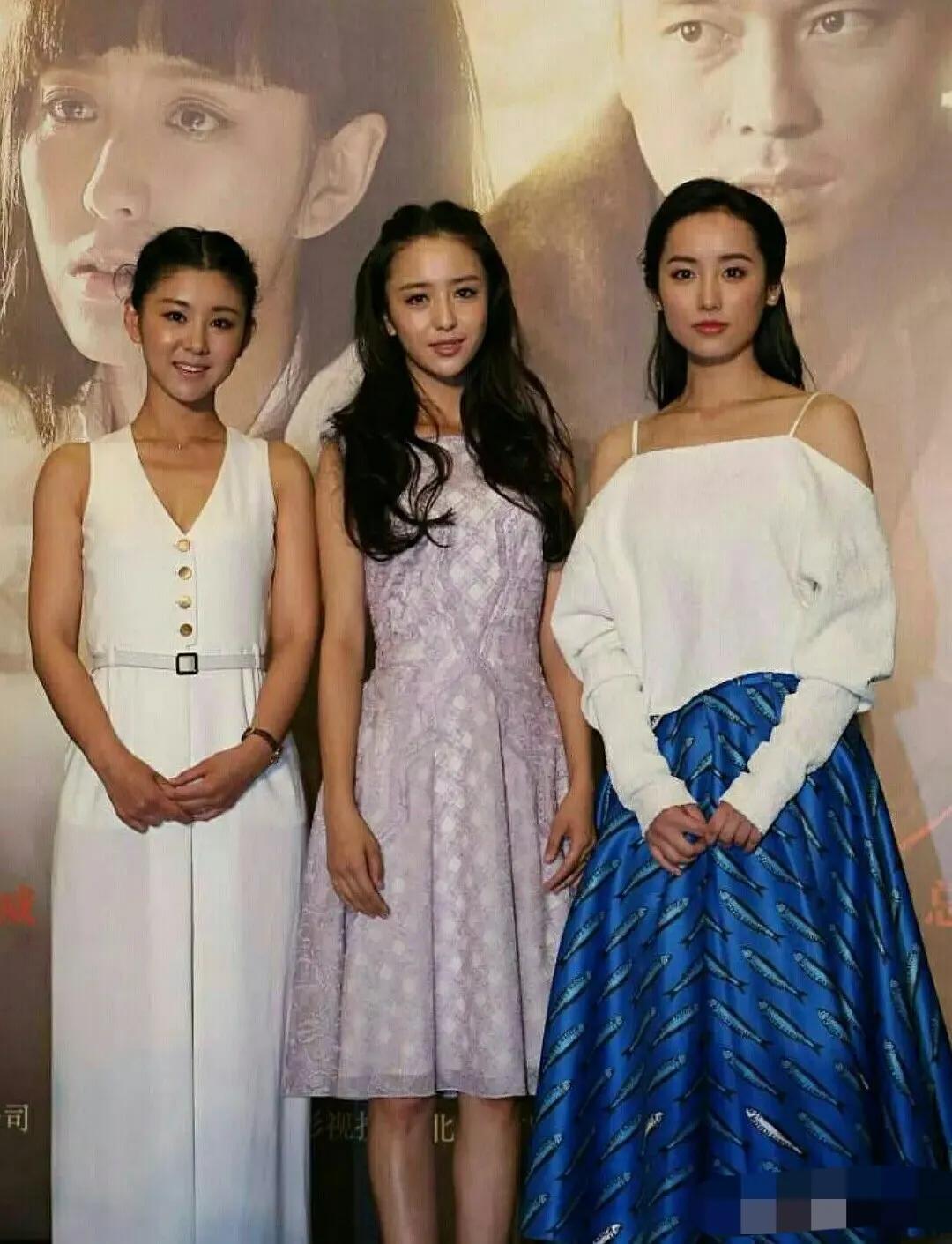 三个美女比美貌，气质，演技
佟丽娅:1983年生，165cm
李小萌:1985年
