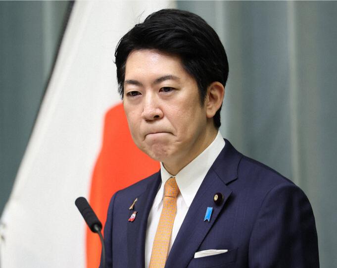 1月27日，日本官房副长官佐藤启的一场新闻发布会，把中日民间交流的近况推到了公众