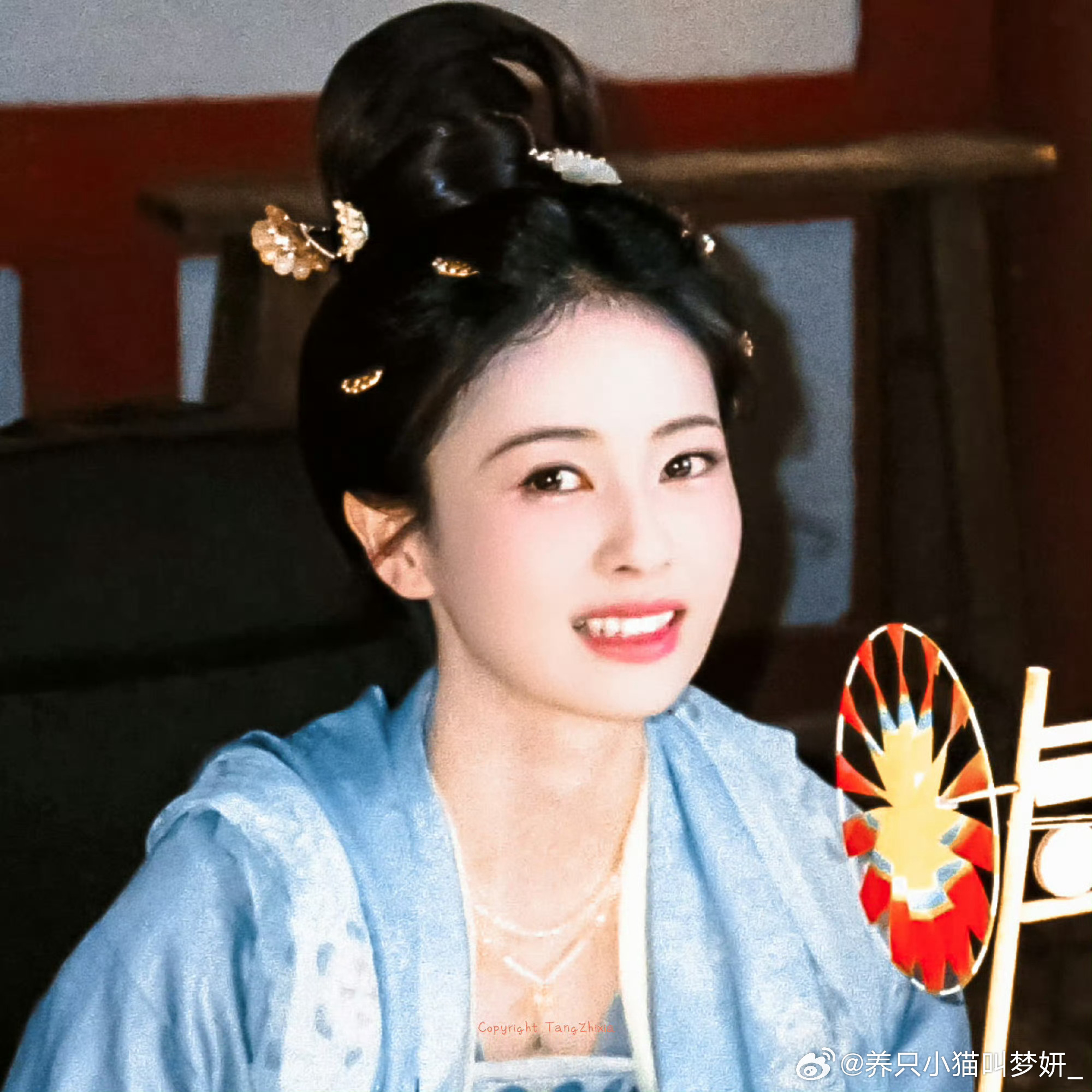 白鹿路人缘这么闲就来看《莫离》 想审判就来《莫离》弹幕里 我跟你们一起