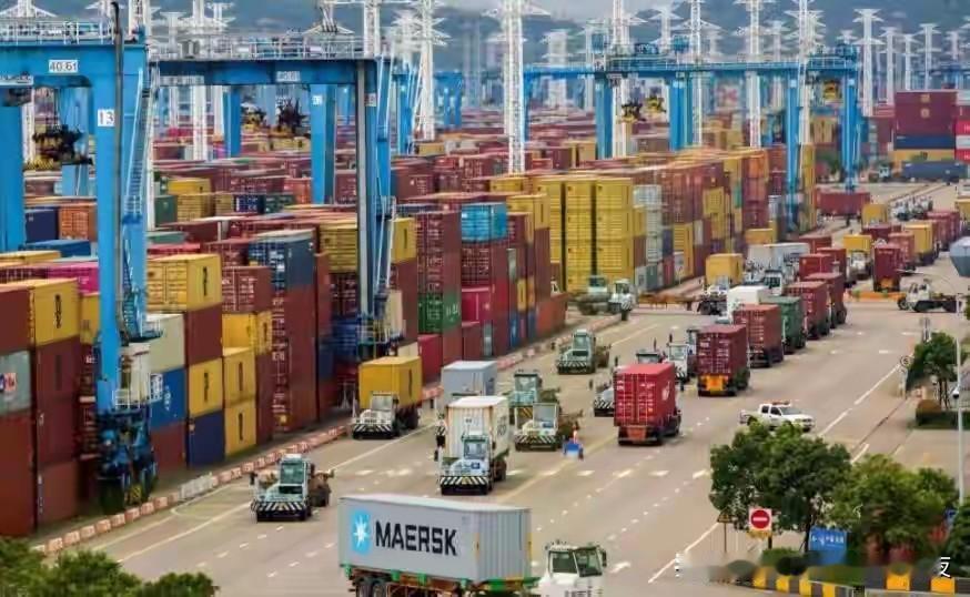 泰柬连打 12 天，特朗普劝不动