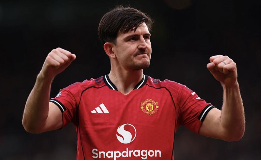 马奎尔真男人！为留曼联主动降薪+拒绝高薪邀请，这才是红魔真队魂！
33岁的马奎尔