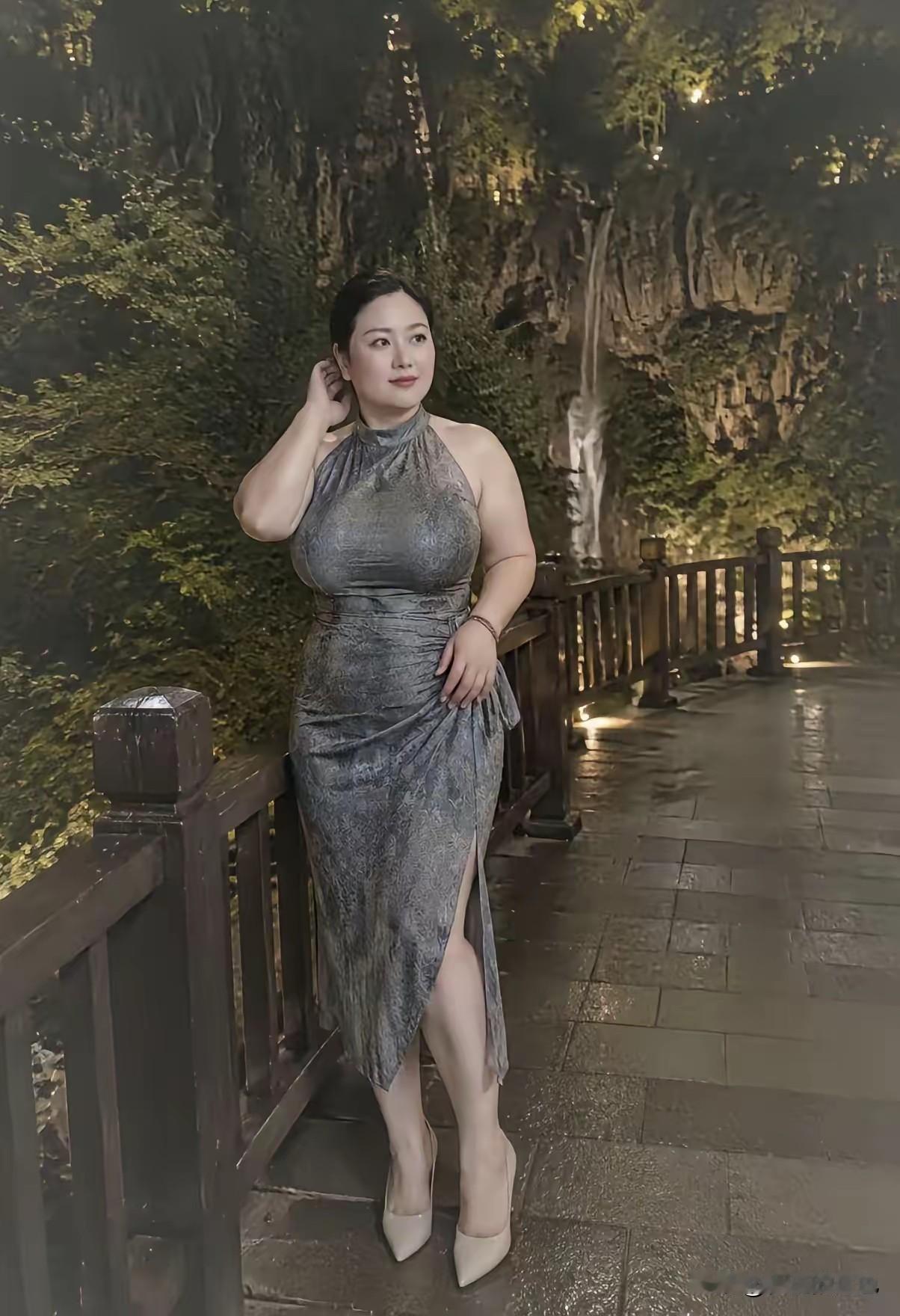 享福的年纪，看着就富态。
