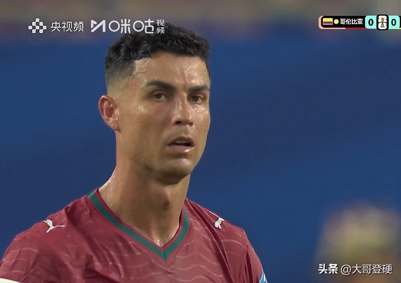哈哈哈哈！C罗太想进球了！一到葡萄牙队🇵🇹发角球时，C罗就跑到哥伦比亚队🇨