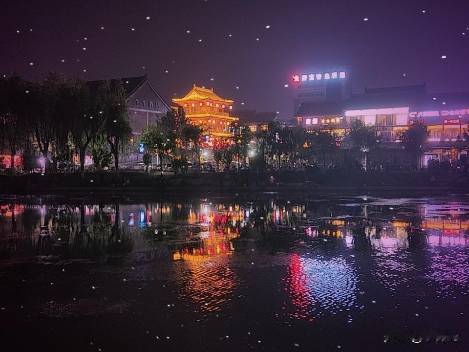 迷人而又惬意的夜生活，温馨慢生活