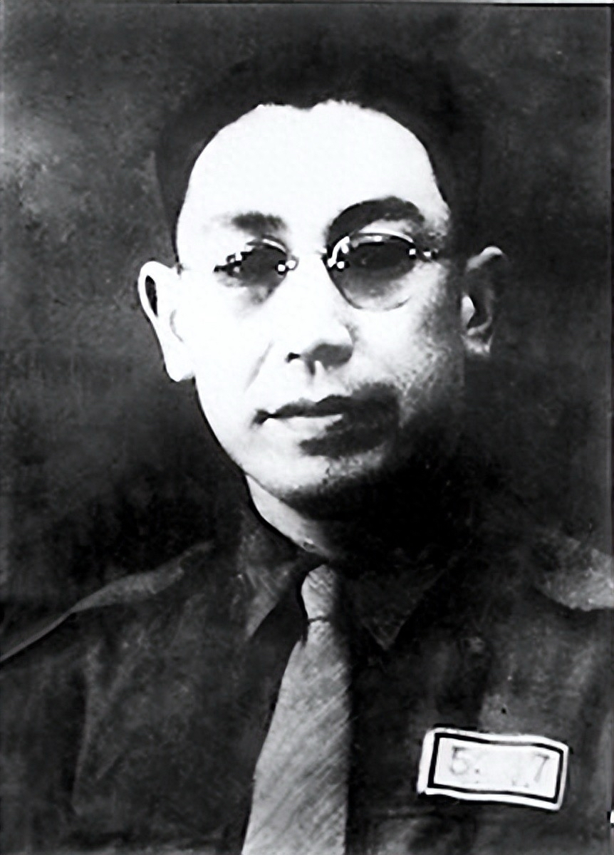 他是潜伏国民党核心的传奇红色特工，黄埔五期出身的郭汝瑰，1928年秘密入党。抗战
