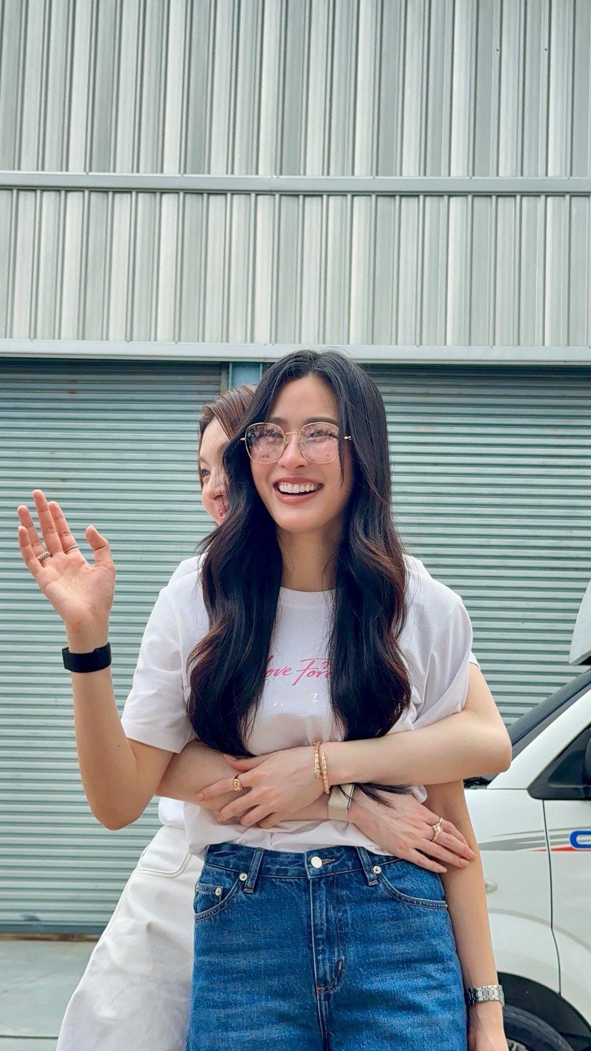 正面看抱抱 