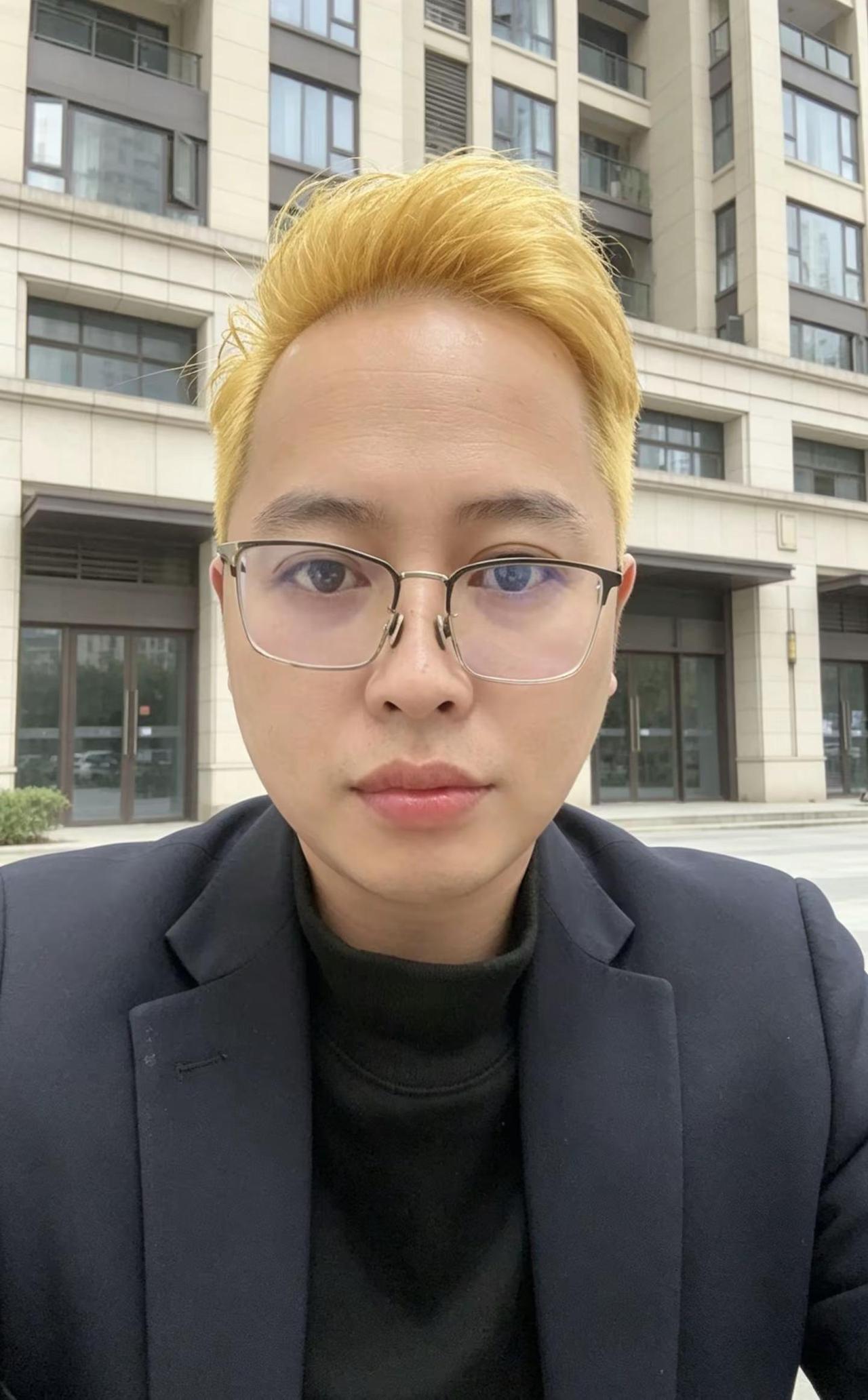 重回非主流时代，弥补染黄发的日子。玩法合伙人计划