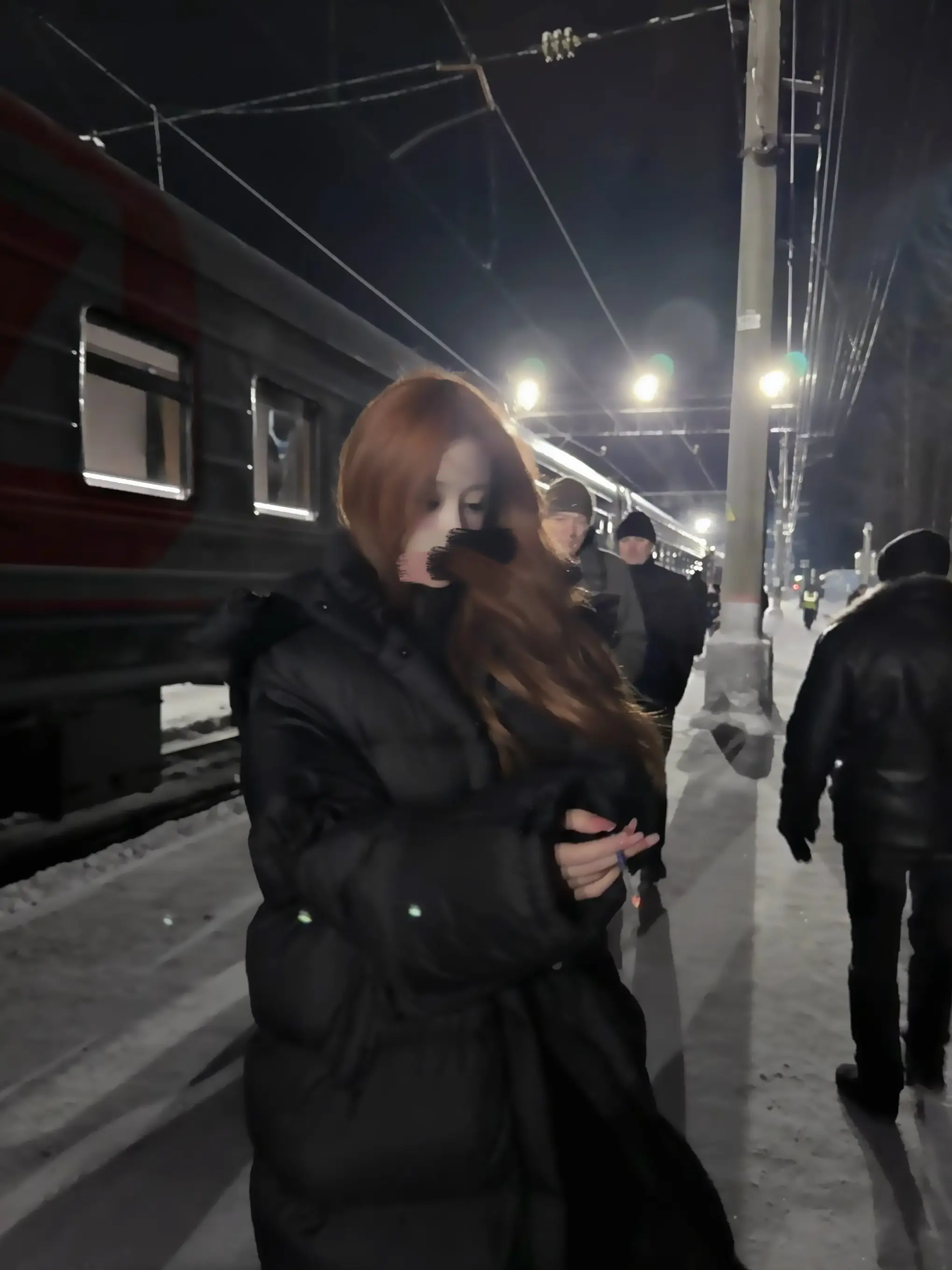 我们的世界不应该只剩下彼此吗。