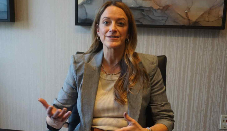 英伟达副总裁布利斯基公开点赞中国开源大模型，称其优势值得学习。她表示，英伟达正试