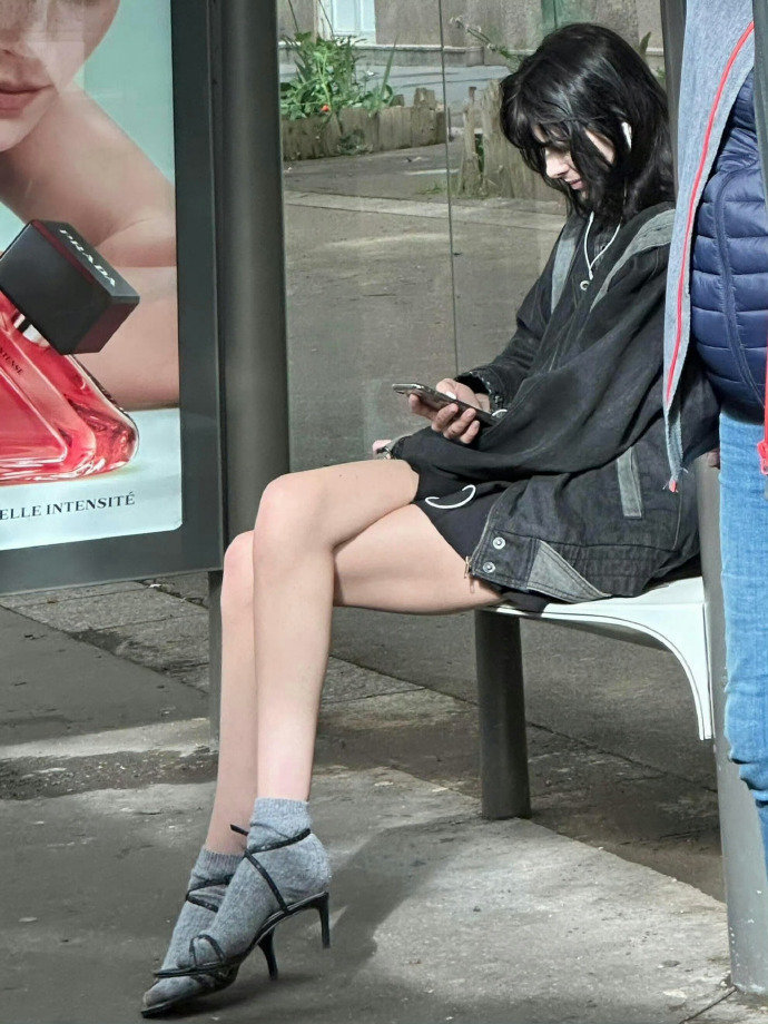法国女生身上好像真的没有疲态感 