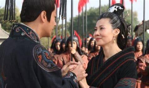 公元前188年，汉惠帝驾崩，吕后临朝称制，大汉的权力中枢换了主人。 
 
就在这