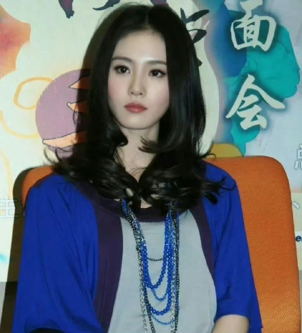 刘诗诗给杨幂送生日祝福【刘诗诗】龙葵现代版 洋娃娃 ​ ​​​