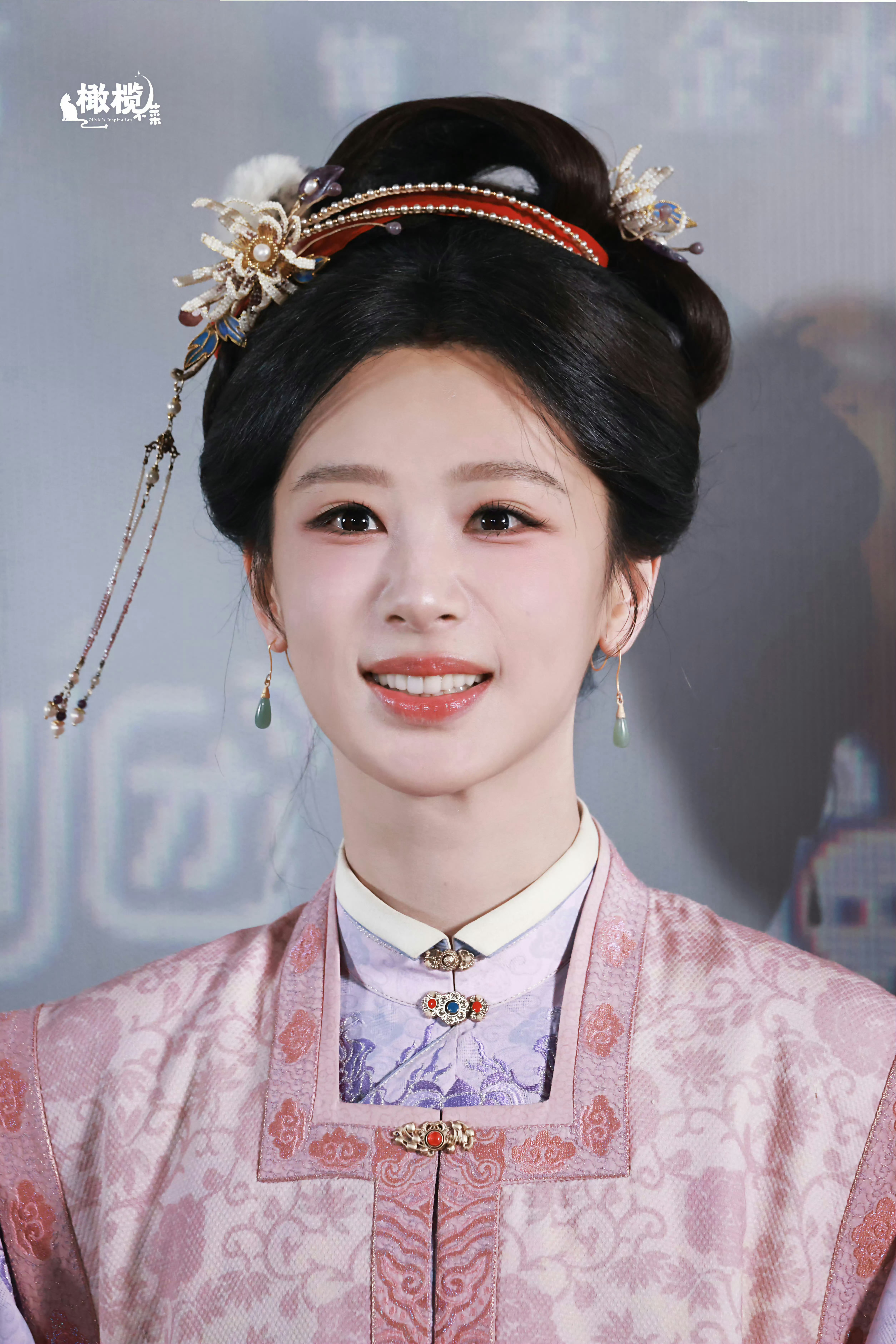 杨紫徐百慧时隔20年二搭演母女妈妈坚强的后盾   继续锁定爱奇艺家业杨紫 每朵玉